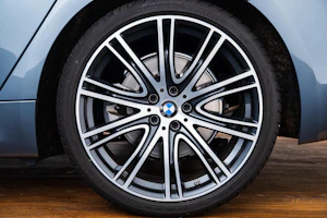 20 inch lichtmetalen wielen BMW Individual V-spaak (styling 759 I)* in Ferric Grey